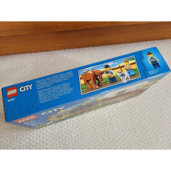 NISB LEGO CITY 60327 HORSE TRANSPORTER Equestrian town suv truck trailer RETIRED - Picture 5 of 8